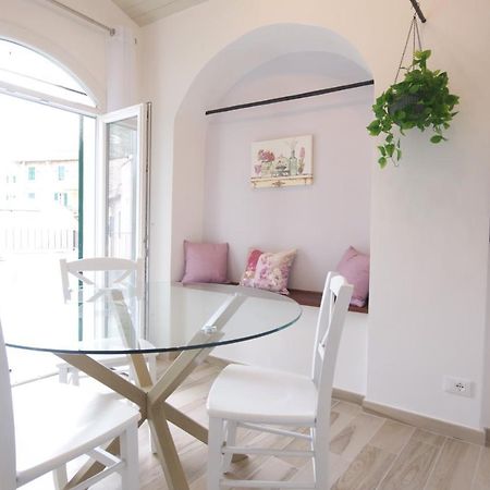 Appartamento Casa di Luigi ed Ernestina Dolcedo Esterno foto
